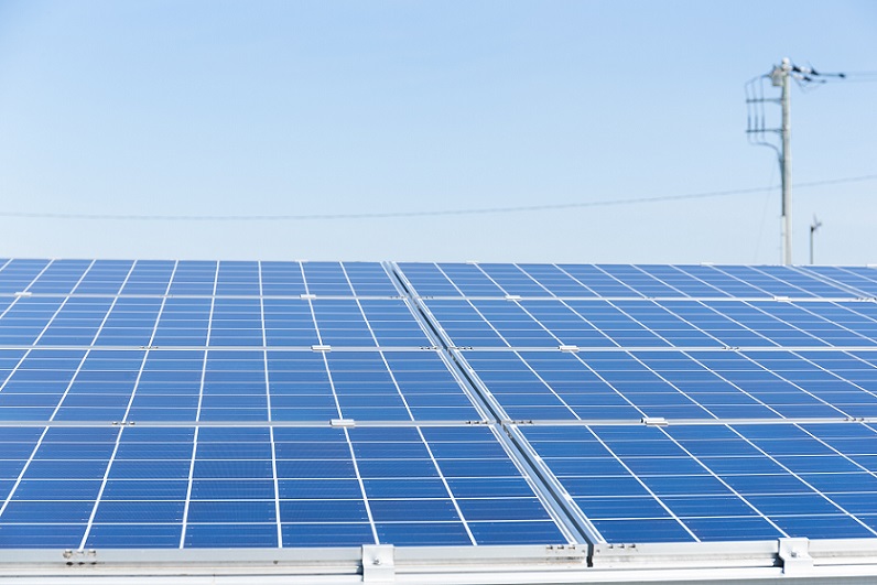 5 Advantages of Installing Flat Roof Solar Panels