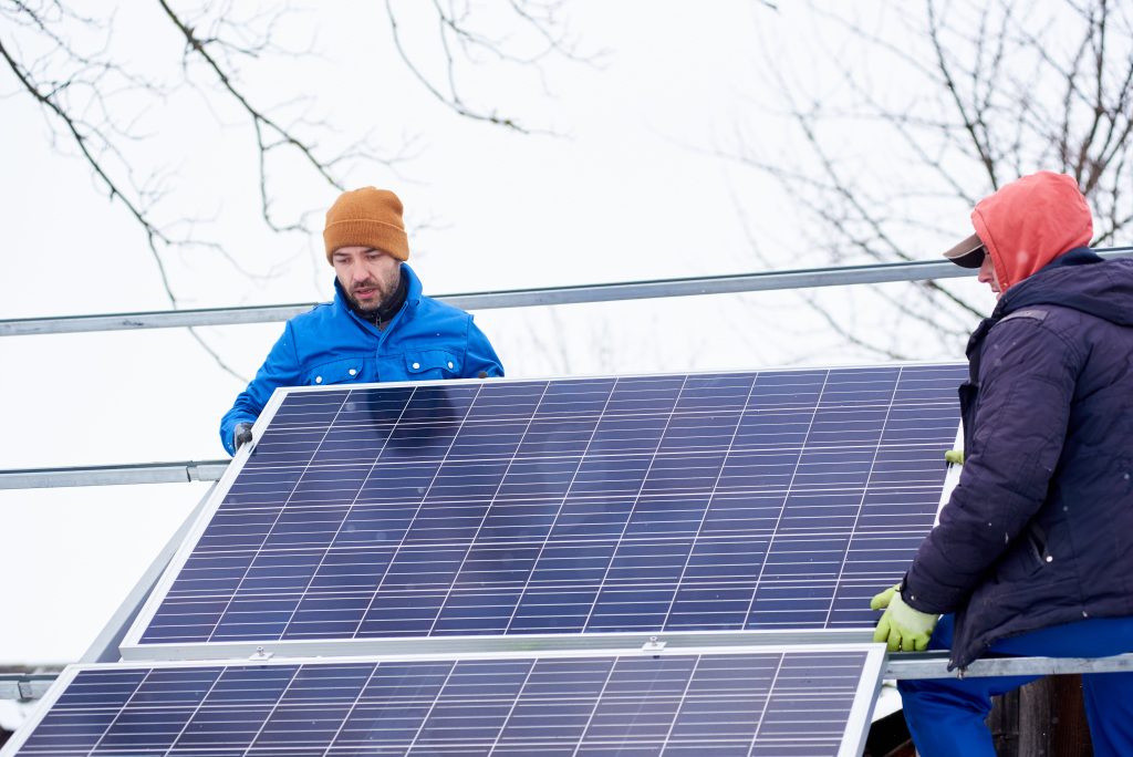 installing solar panels in winter