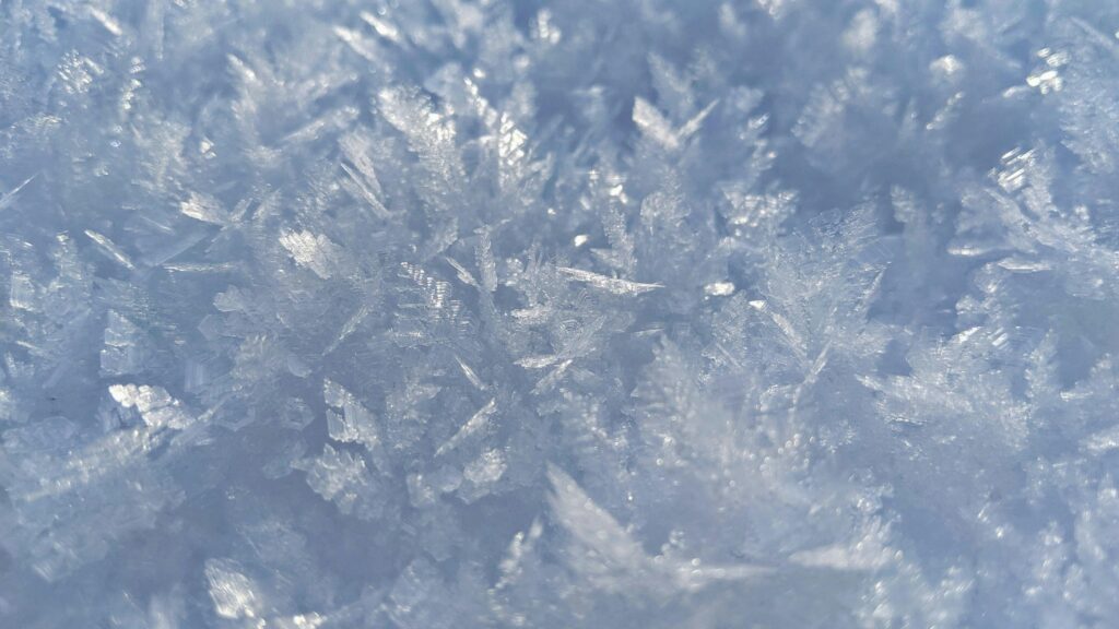 Do solar panels work in winter? - UPS Solar
